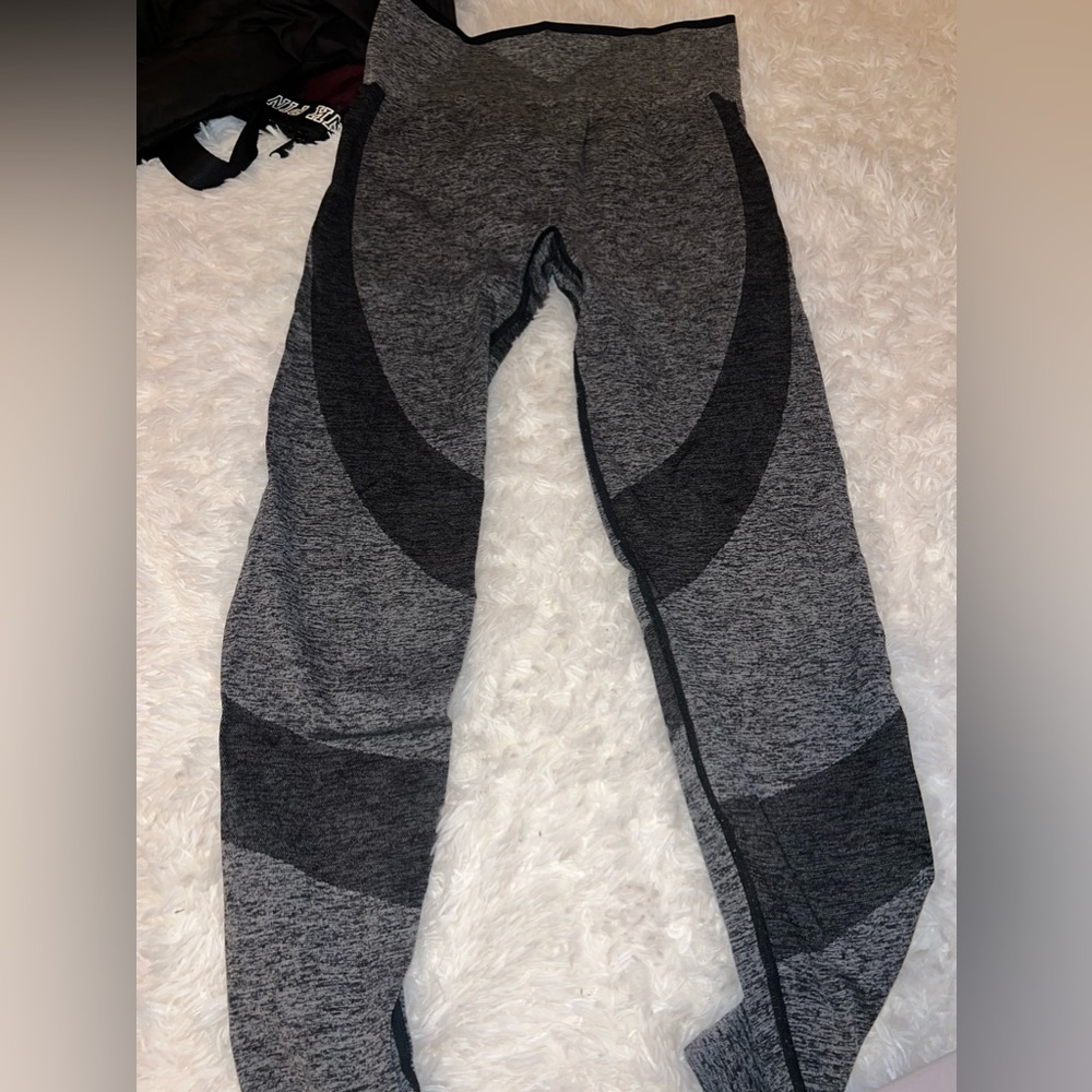 Pink seamless leggings